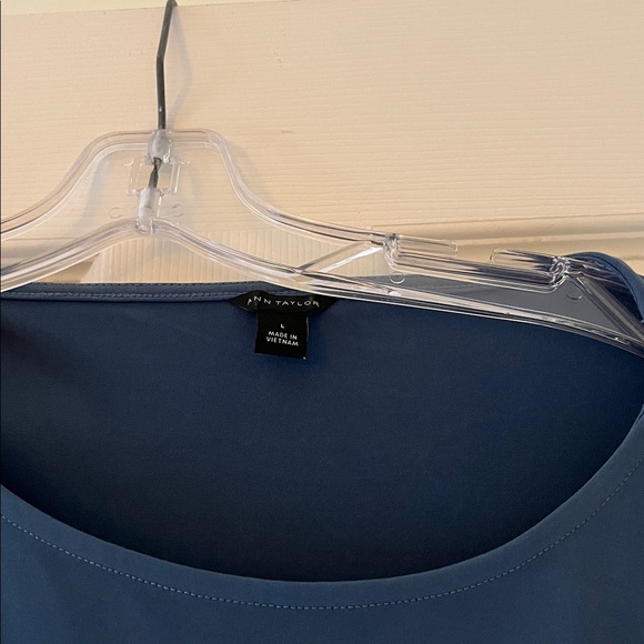 Ann Taylor Classic Blue Top - Picture 2 of 3